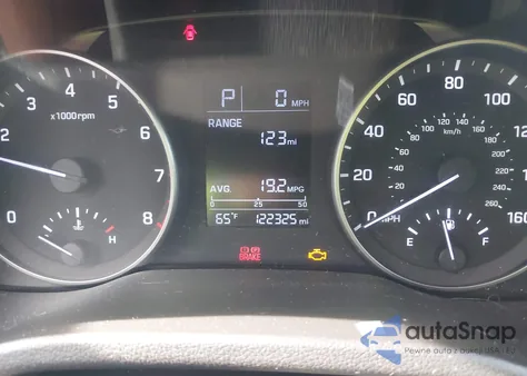 2017 Hyundai Elantra Se из США, поврежденный, VIN 5NPD84LF5HH080184